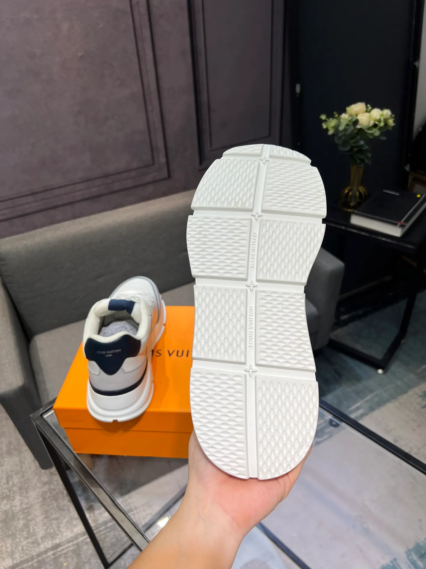 Men's shoes 💰640 LV | Louis Vuitton 2025𝐬𝐬 New spring and summer styles for couples, men's styles come out first. The counter features the latest casual shoes. Hard goods are new🆕 ❥Purchase level! Full of high-end feel! A popular model among bloggers at home and abroad, it’s retro and fashionable and looks amazing on your feet! Wear a lot of happiness! Mainly recommended model on the official website★ ▪️Upper: Original custom-made imported calfskin fabric ▪️Inner lining: breathable gauze imported from Italy ▪️Outsole: rubber foam ➕tpu high-end outsole ▪️Shoe size: 36-44 (customized for 45 and 46)